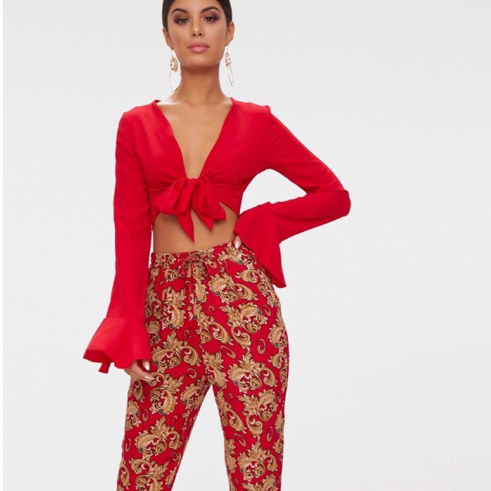 PRETTYLITTLETHING red tie front frill sleeve